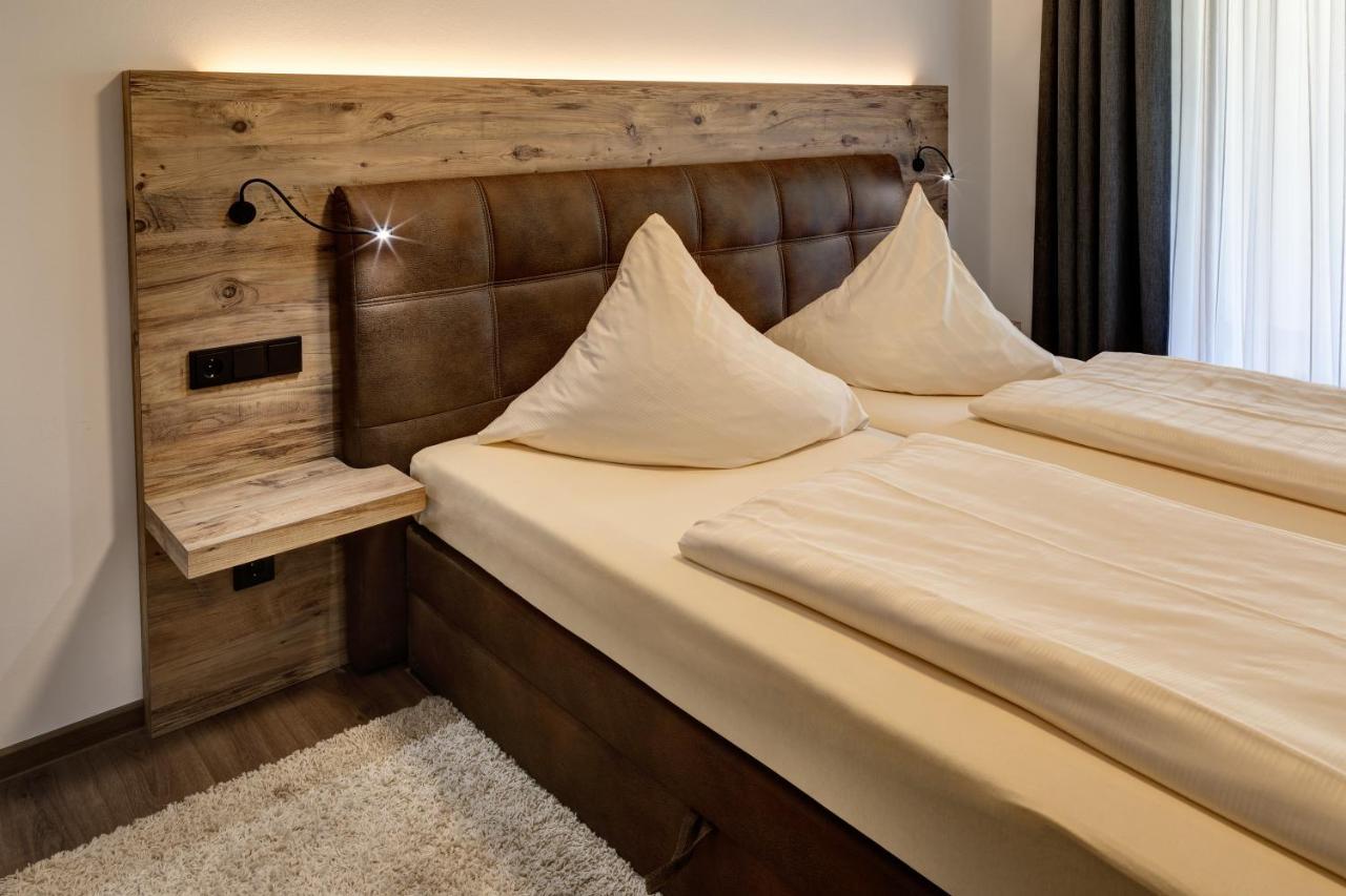 Hotel Garni "Cafe Im Hamm" Целль-ан-дер-Мозель Экстерьер фото