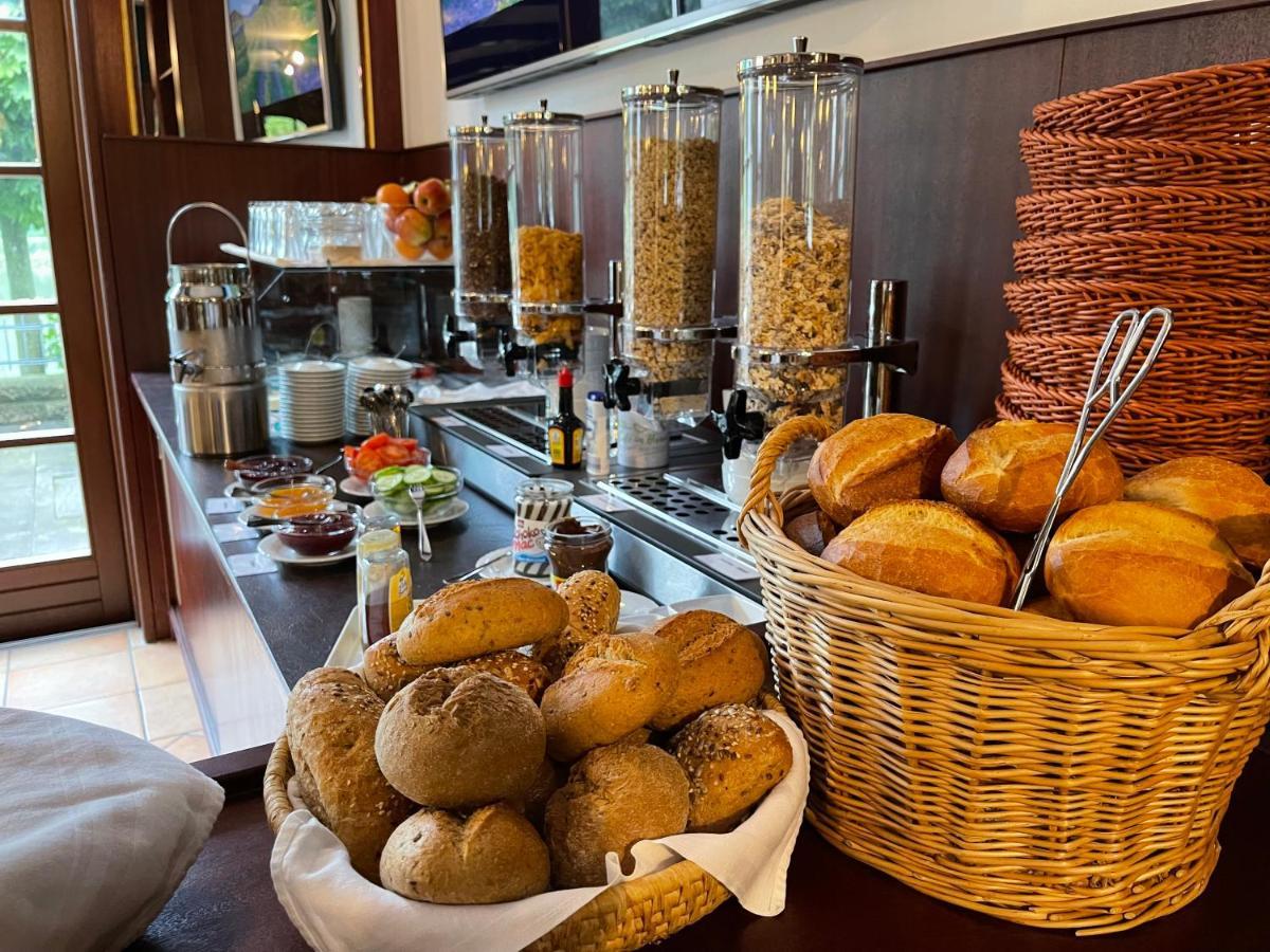 Hotel Garni "Cafe Im Hamm" Целль-ан-дер-Мозель Экстерьер фото